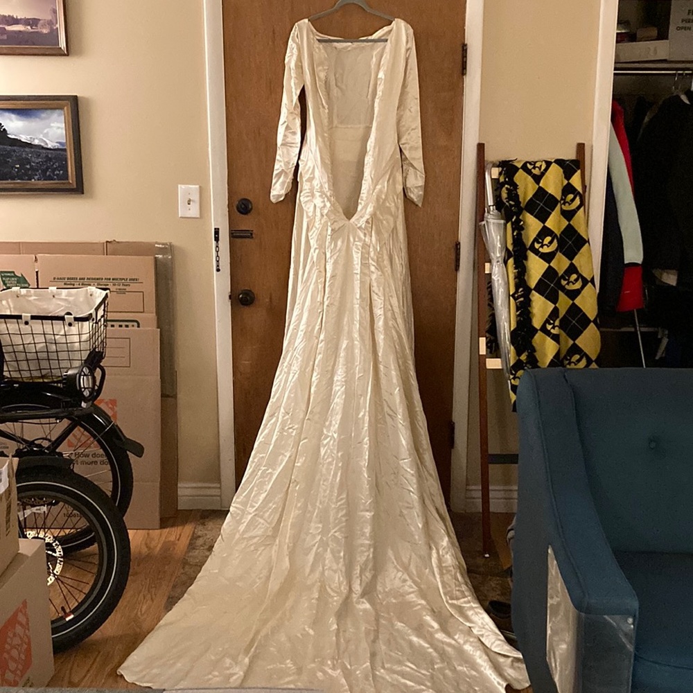Vintage wedding dress
